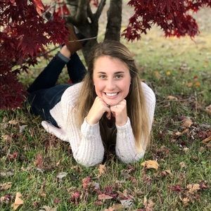 Meet your Posher, Abbie